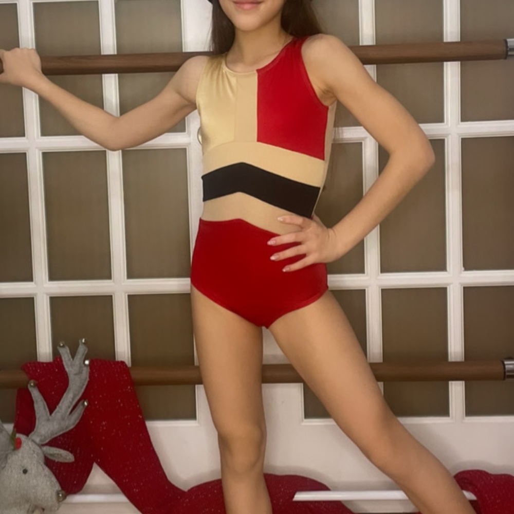 Gently used Ilogear dance contiene leotard child large